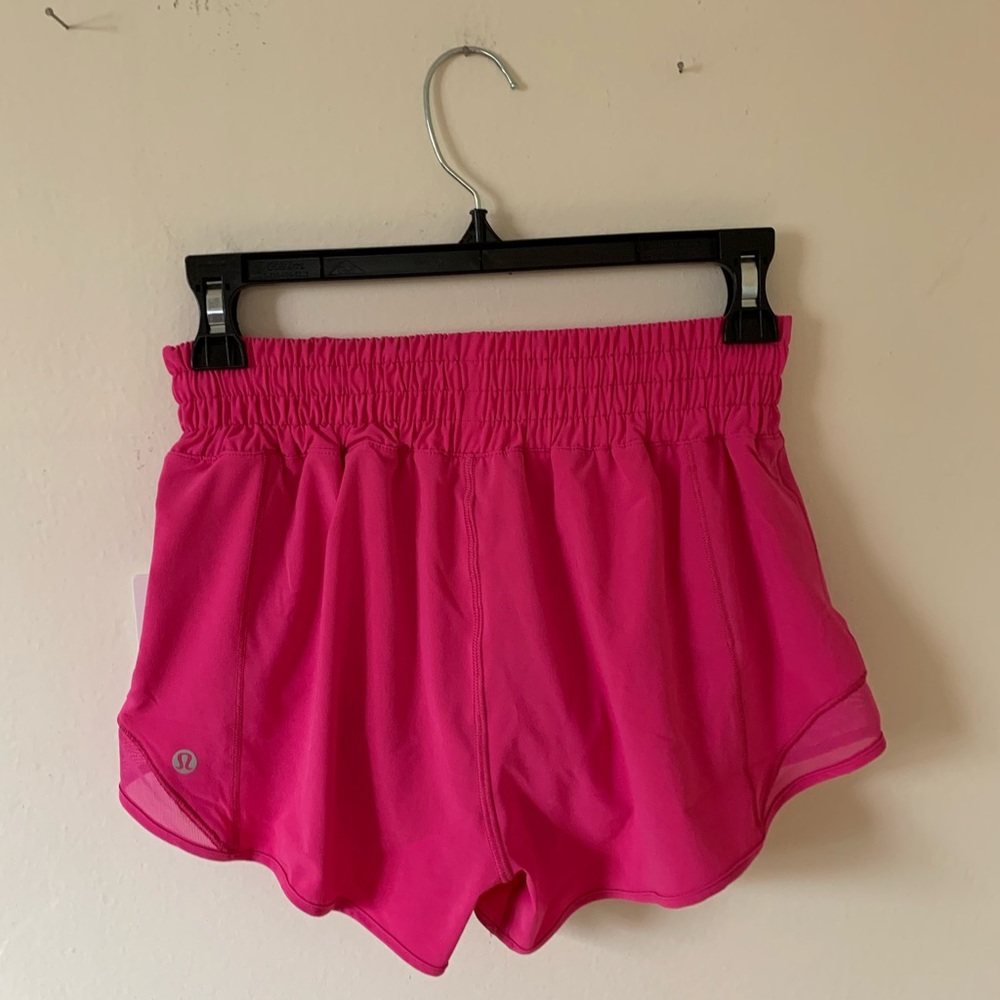 lululemon Hotty Hot HR Lined Short 2.5" Sonic Pink Size 4 New BNWT - Picture 7 of 15